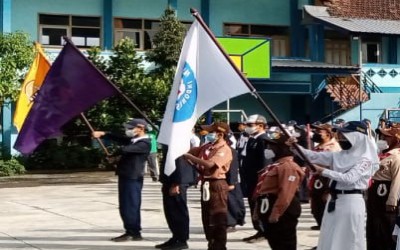Serah terima OSIS , DG , PMR